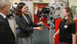Bundesministerin Sophie Karmasin besuchte am 27. Februar 2017 das Werkschulheim Felbertal