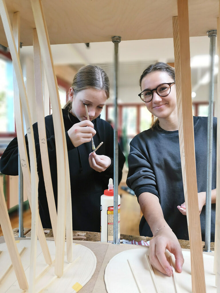 Schuelerinnnen der Oberstufe WSH Felbertal Tischlereitechnik Ausbildung